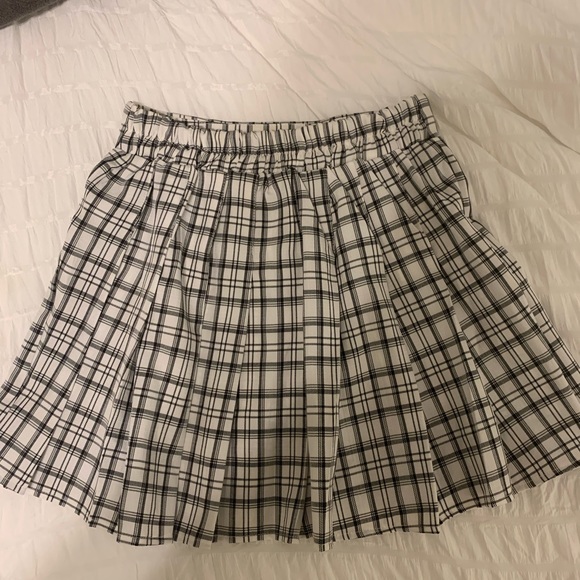 Lilyful Plaid Tennis Skirt - Picture 2 of 3